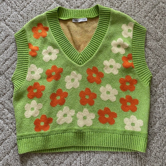 Zara Floral Jacquard Knitted Vest - Picture 1 of 8